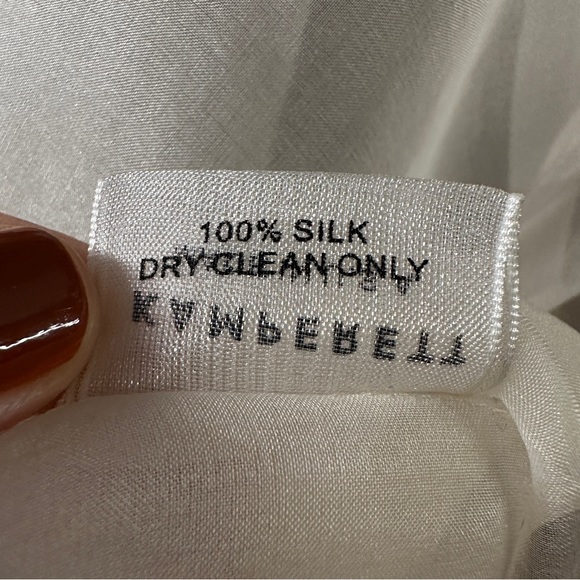 Kamperett Meiere Blouse - Picture 10 of 13